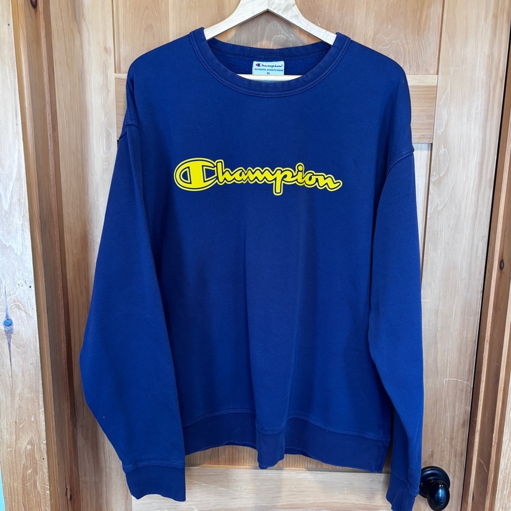 Champion Men's Navy Blue Crewneck Sweater